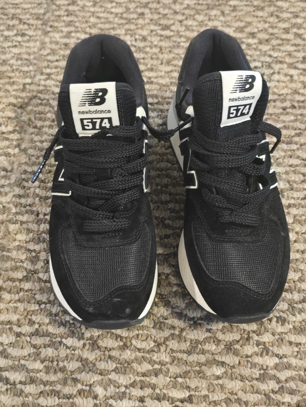 New Balance 574 Women Black and White Sneakers